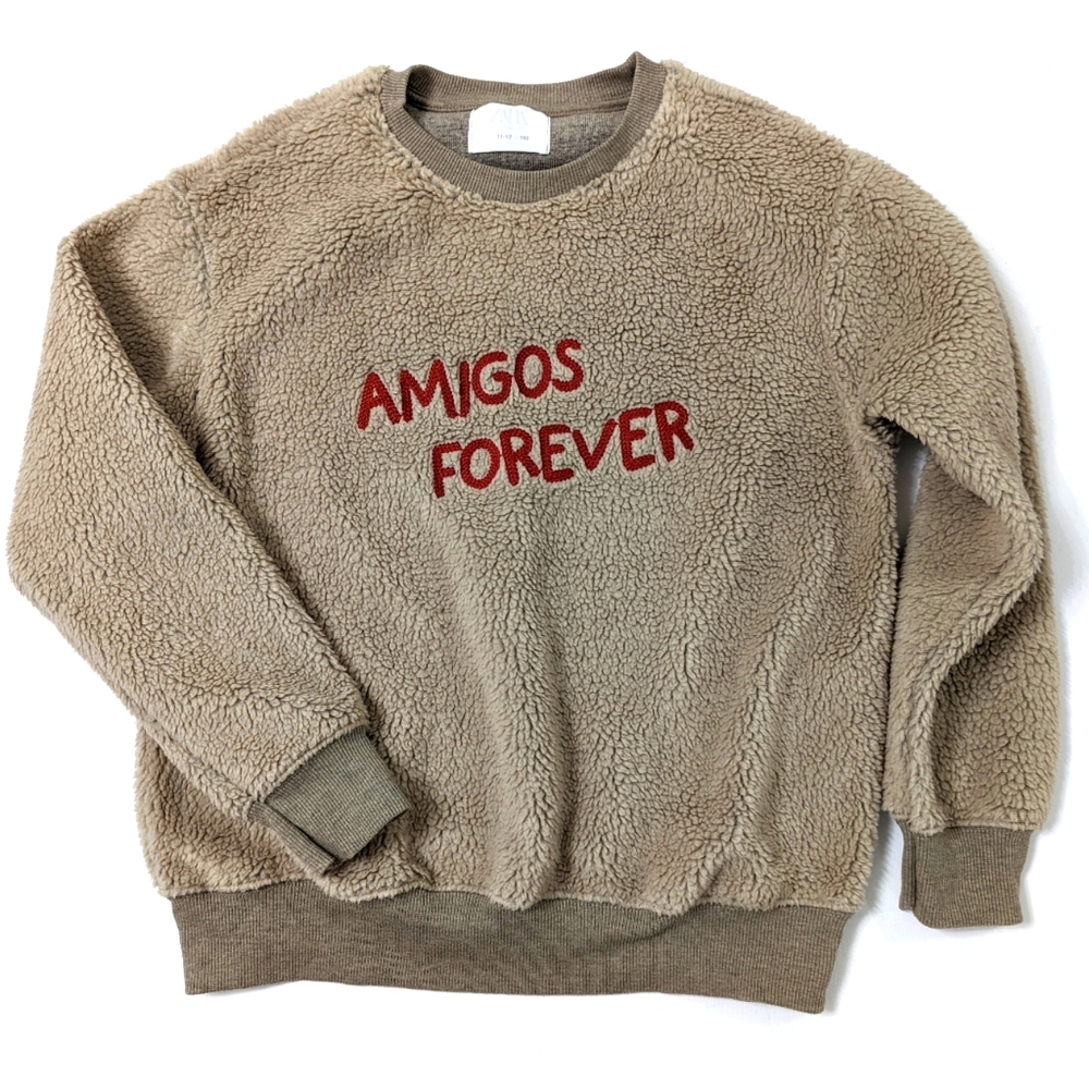 ZARA KIDS FAUX SHEARLING SWEATSHIRT EMBROIDERED WITH AMIGOS FOREVER SIZE 11/12 Y